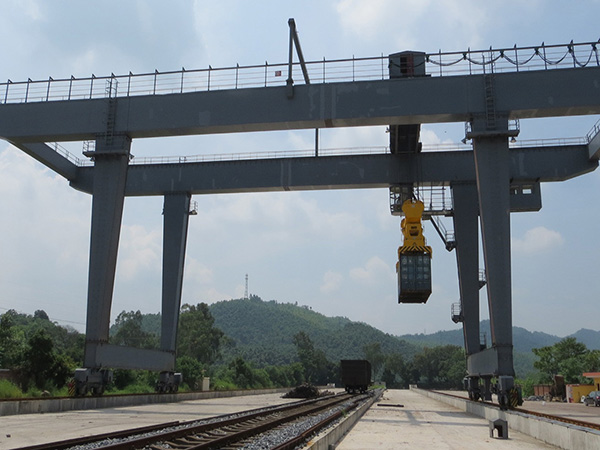 浙江嘉興集裝箱門式起重機廠家集裝箱門式起重機智能化