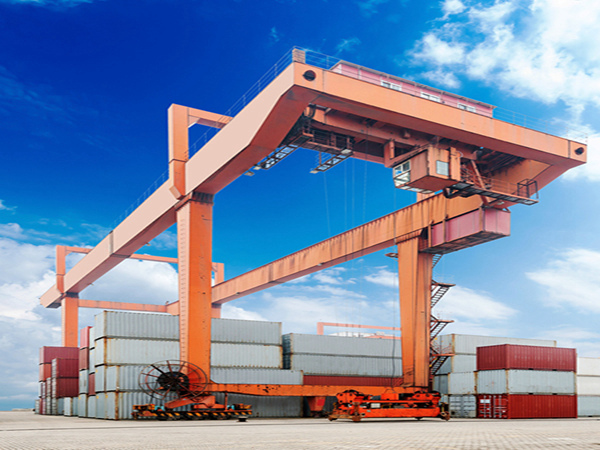 浙江寧波集裝箱門式起重機廠家集裝箱門式起重機作業(yè)范圍廣