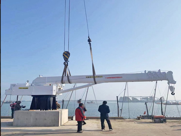 安徽蕪湖船用起重機(jī)公司船用起重機(jī)安全可靠