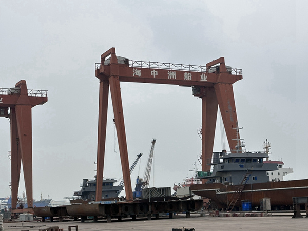 江蘇南通造船門式起重機廠家造船門式起重機高效作業