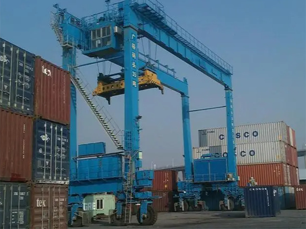 福建廈門集裝箱門式起重機廠家集裝箱門式起重機防搖性能好