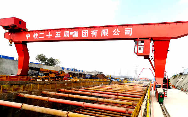 云南昆明龍門吊廠家銷售20噸花架龍門吊