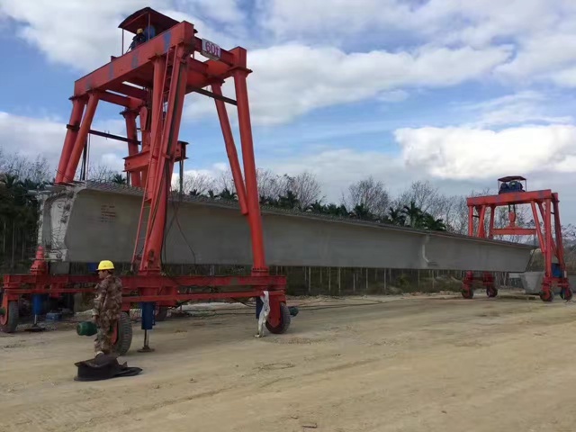 滁州龍門(mén)吊出租 梁場(chǎng)龍門(mén)吊用來(lái)提梁