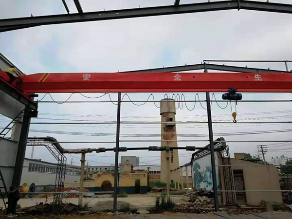 江蘇泰州單梁行車行吊廠家貨場行車低價處理