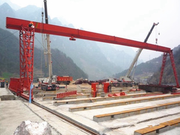 福建平潭龍門(mén)吊廠家45T龍門(mén)吊2臺(tái)高度常規(guī)