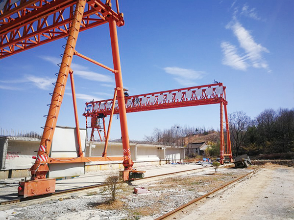 陜西西安龍門(mén)吊出租廠家10噸型號(hào)多價(jià)格劃算