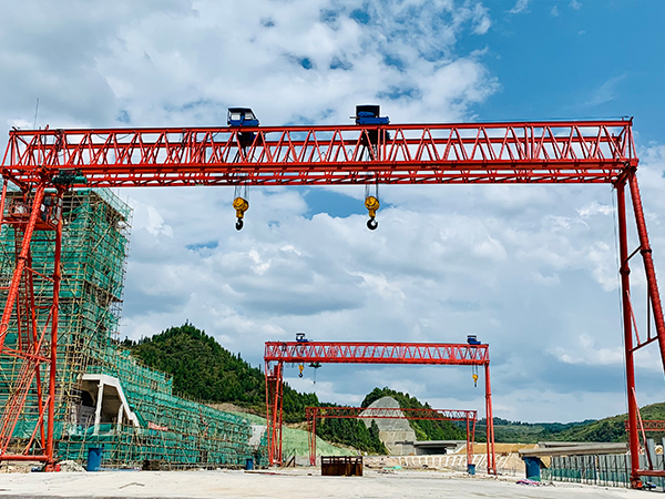 河北邢臺龍門吊生產(chǎn)廠家作業(yè)車間