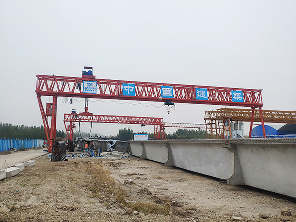 四川成都龍門吊廠家辨別危險信號