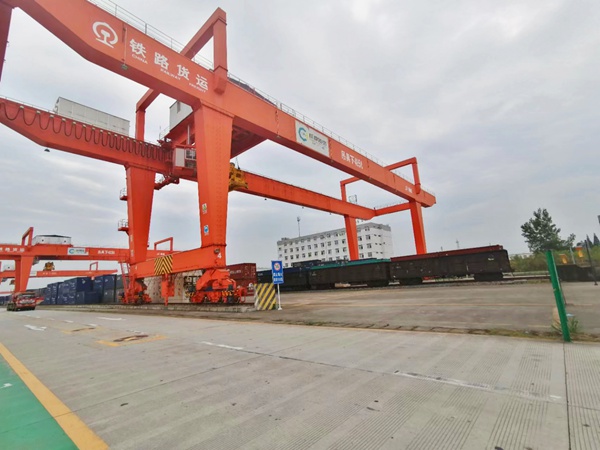 云南曲靖集裝箱起重機廠家的檢查步驟