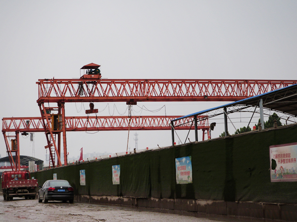 山東日照龍門吊廠家軌道安裝后的復檢