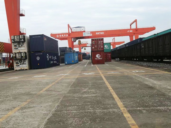 河北滄州集裝箱起重機(jī)廠家提供可靠的產(chǎn)品